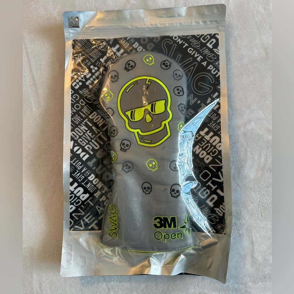 SWAG skull golf Headcover - NEW. RARE 3M PGA Tour tournament. Gray & neon green